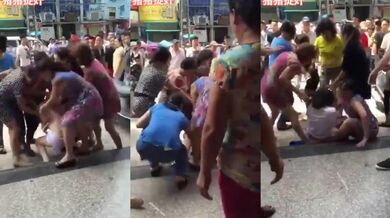 抓奸集锦-特精甄选第一现场街头扭打吃瓜围观 赤裸裸床上被逮还有被割屌的 各色良家女神狼狈瞬间 (243)