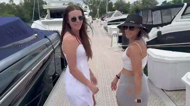 Nadia Foxx & Serenity Cox fuck 3 men on