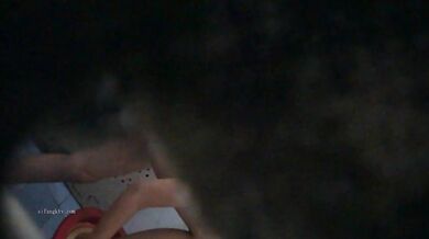 放暑假回乡下爷爷家住几天近距离偷窥身材丰满的表嫂洗澡